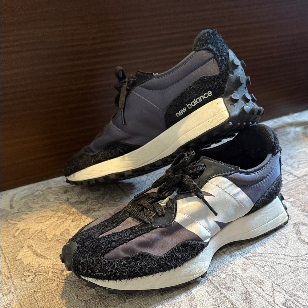 New Balance 327 Women's Black and White Sneakers